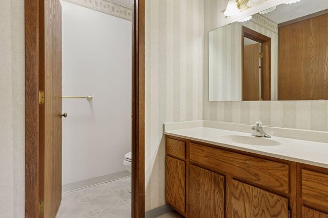 5697 Green Circle Drive 219, Minnetonka, MN 55343