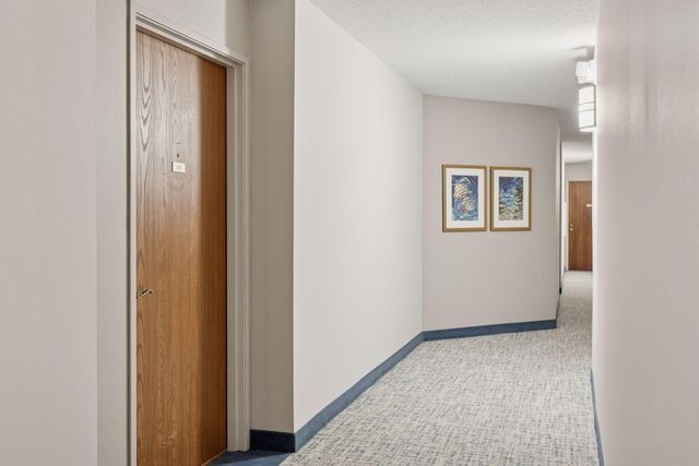 5697 Green Circle Drive 219, Minnetonka, MN 55343