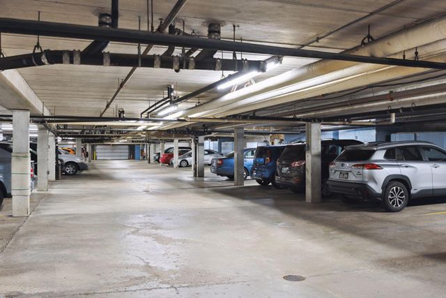 5697 Green Circle Drive 219, Minnetonka, MN 55343