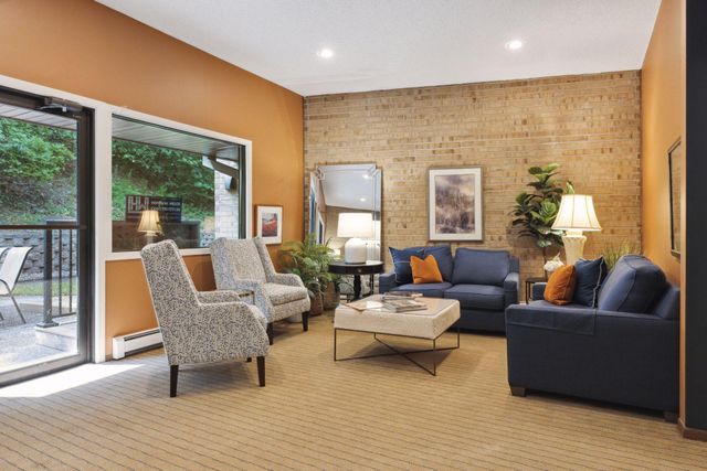 5697 Green Circle Drive 219, Minnetonka, MN 55343