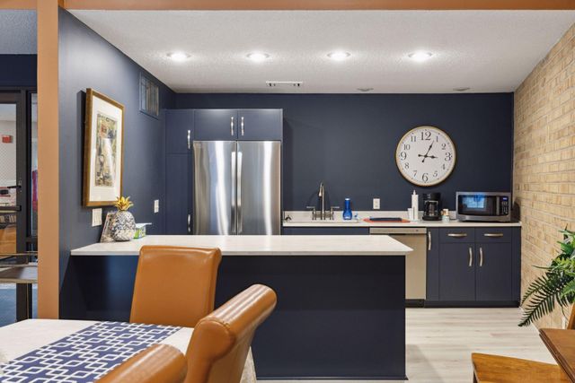 5697 Green Circle Drive 219, Minnetonka, MN 55343