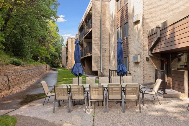 5697 Green Circle Drive 219, Minnetonka, MN 55343