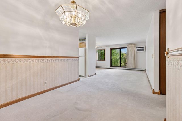 5697 Green Circle Drive 219, Minnetonka, MN 55343