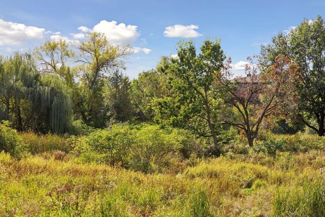 5697 Green Circle Drive 219, Minnetonka, MN 55343