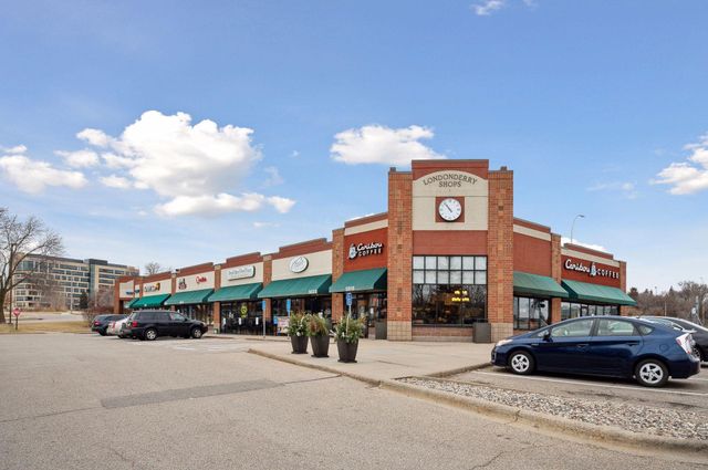 5697 Green Circle Drive 219, Minnetonka, MN 55343