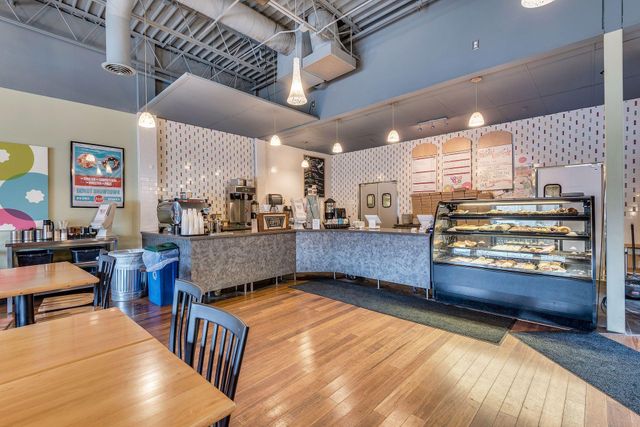 5697 Green Circle Drive 219, Minnetonka, MN 55343