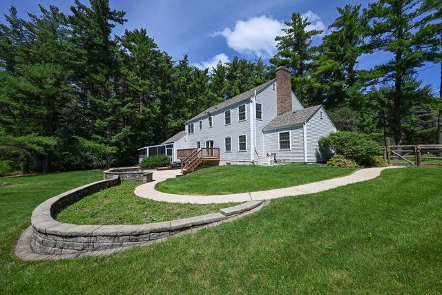 8307 Concord Drive, Bull Valley, IL 60098