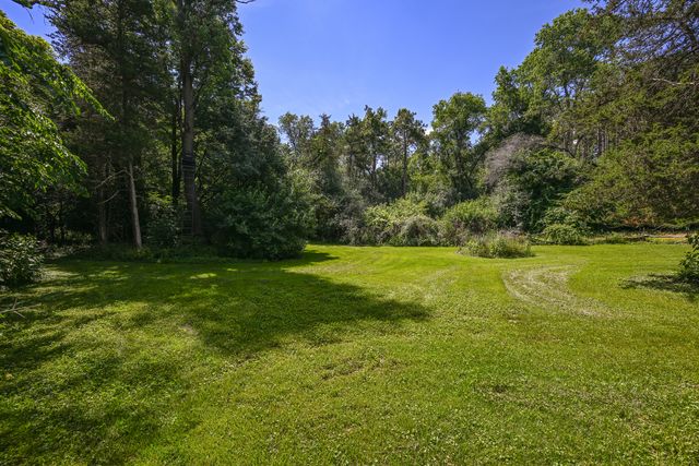 8307 Concord Drive, Bull Valley, IL 60098