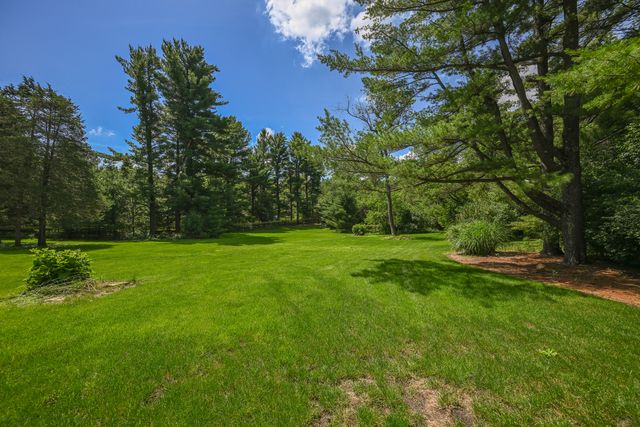 8307 Concord Drive, Bull Valley, IL 60098