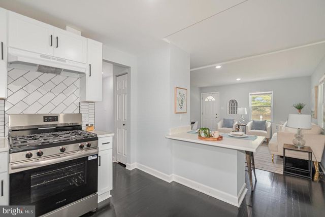 1205 N POINT RD, Dundalk, MD 21222