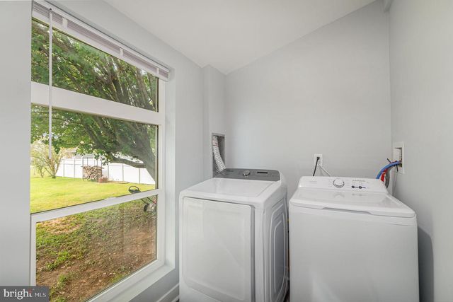 1205 N POINT RD, Dundalk, MD 21222