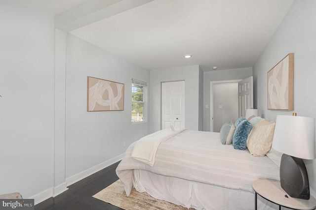 1205 N POINT RD, Dundalk, MD 21222