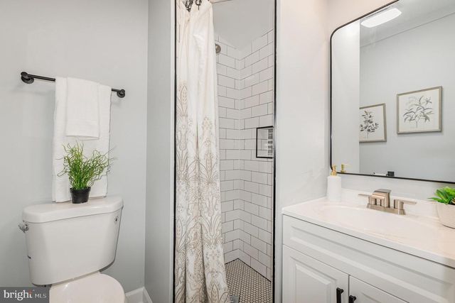 1205 N POINT RD, Dundalk, MD 21222