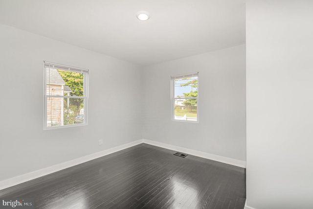 1205 N POINT RD, Dundalk, MD 21222