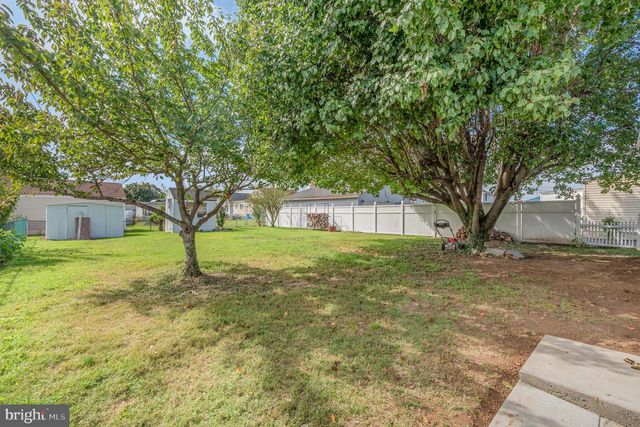 1205 N POINT RD, Dundalk, MD 21222