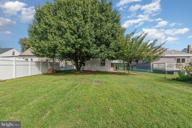 1205 N POINT RD, Dundalk, MD 21222