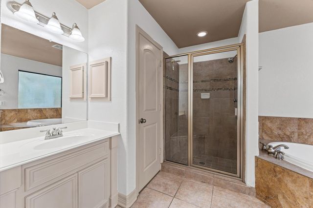 2905 Baer Street 6, Houston, TX 77020