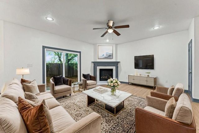 2905 Baer Street 6, Houston, TX 77020