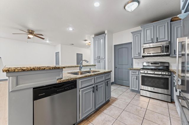 2905 Baer Street 6, Houston, TX 77020