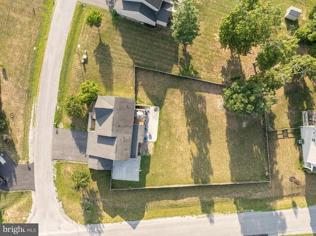 18 TROUT RIVER TER, Falling Waters, WV 25419