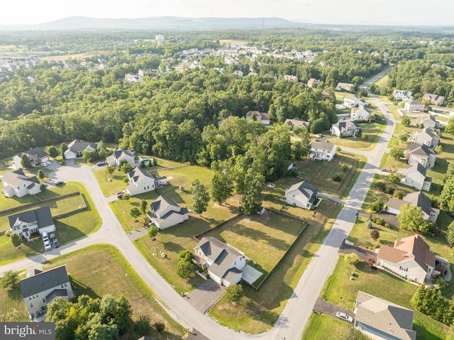 18 TROUT RIVER TER, Falling Waters, WV 25419
