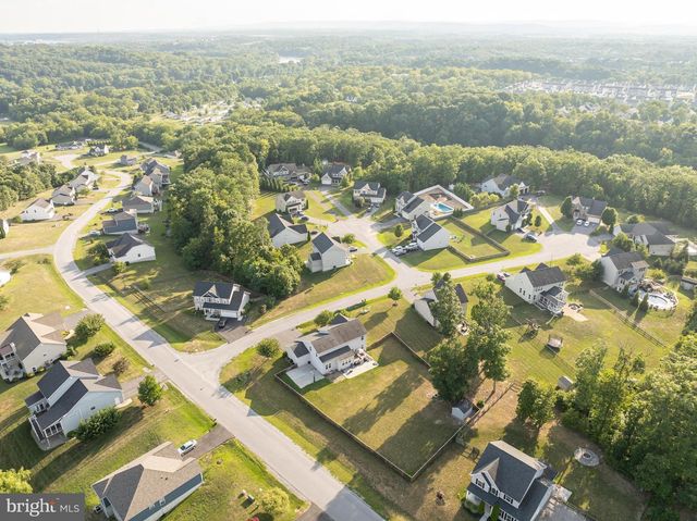 18 TROUT RIVER TER, Falling Waters, WV 25419