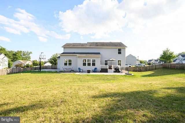 18 TROUT RIVER TER, Falling Waters, WV 25419