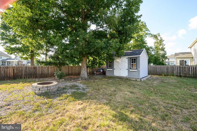 18 TROUT RIVER TER, Falling Waters, WV 25419