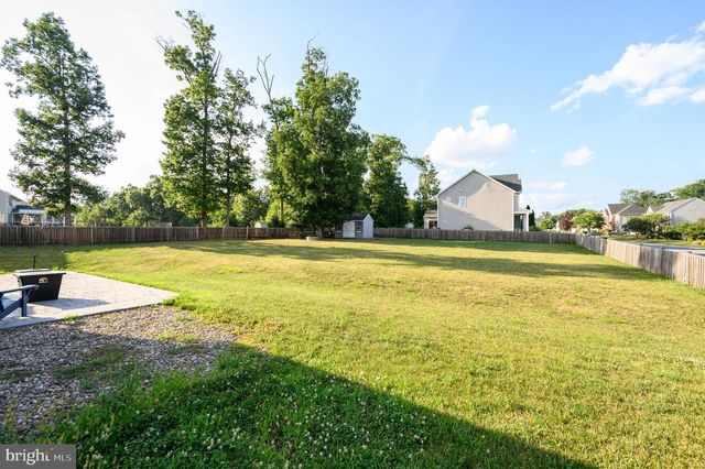 18 TROUT RIVER TER, Falling Waters, WV 25419