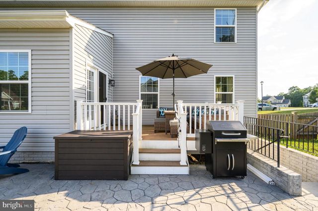 18 TROUT RIVER TER, Falling Waters, WV 25419