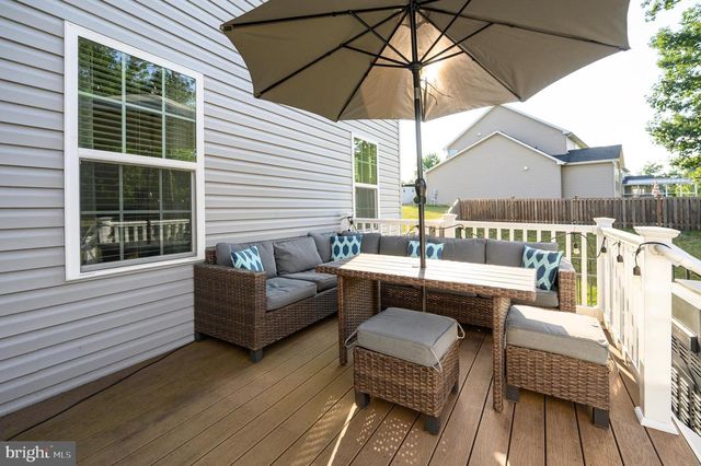 18 TROUT RIVER TER, Falling Waters, WV 25419