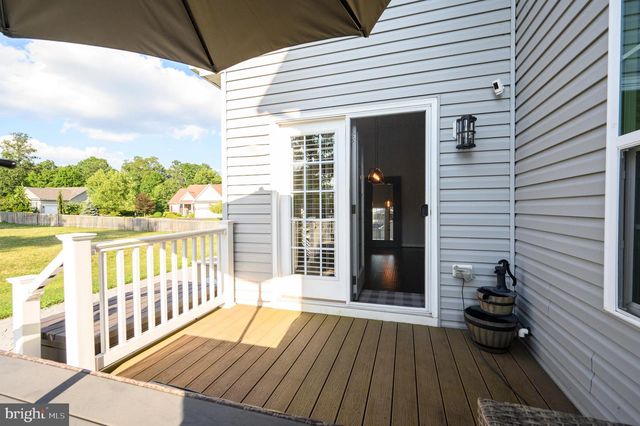 18 TROUT RIVER TER, Falling Waters, WV 25419