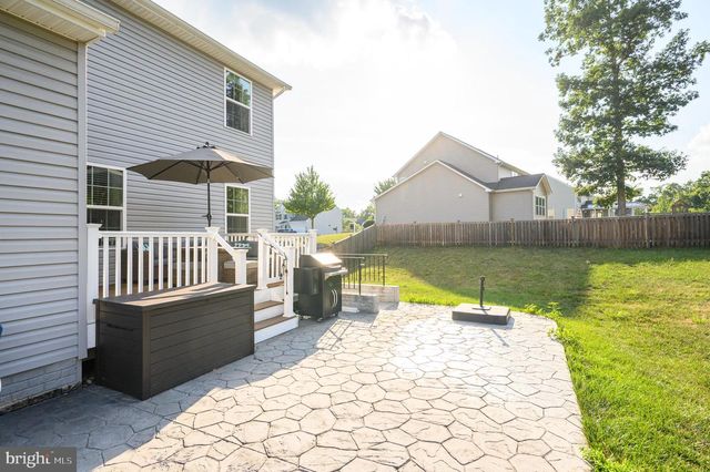 18 TROUT RIVER TER, Falling Waters, WV 25419