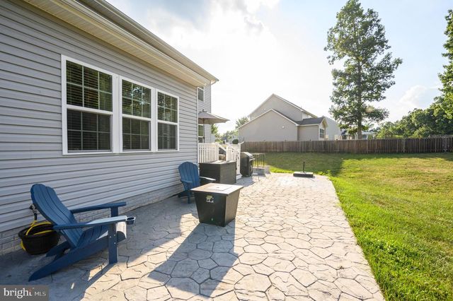 18 TROUT RIVER TER, Falling Waters, WV 25419