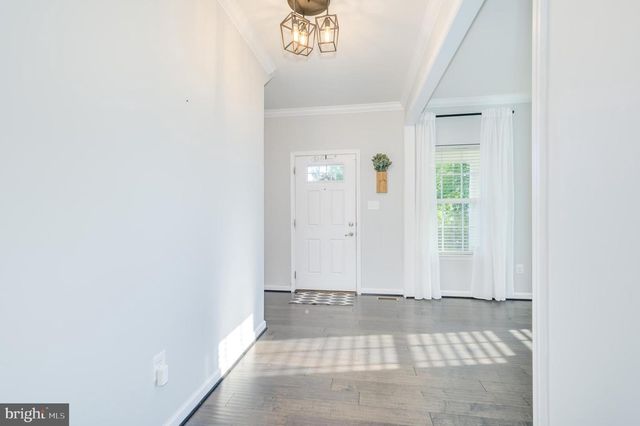 18 TROUT RIVER TER, Falling Waters, WV 25419
