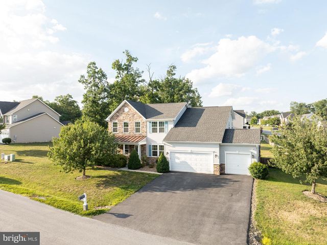 18 TROUT RIVER TER, Falling Waters, WV 25419
