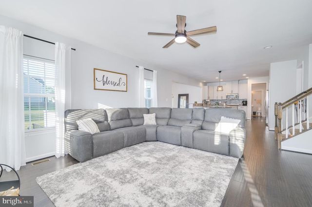 18 TROUT RIVER TER, Falling Waters, WV 25419