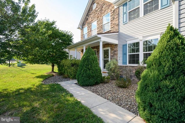 18 TROUT RIVER TER, Falling Waters, WV 25419