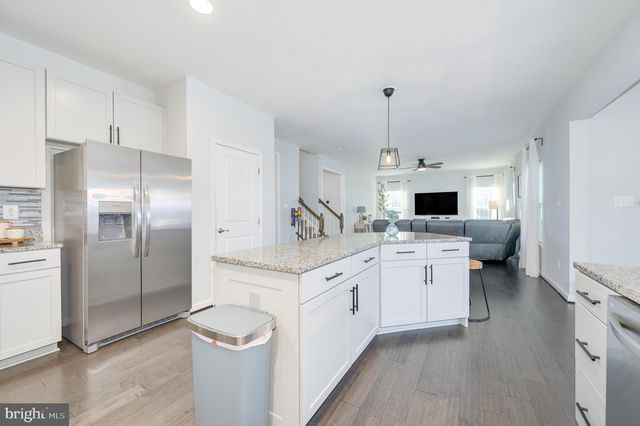 18 TROUT RIVER TER, Falling Waters, WV 25419