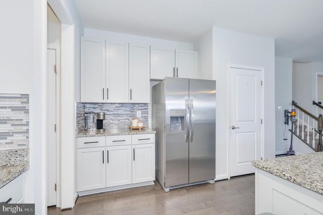 18 TROUT RIVER TER, Falling Waters, WV 25419