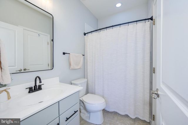 18 TROUT RIVER TER, Falling Waters, WV 25419