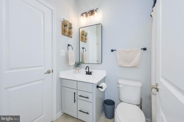 18 TROUT RIVER TER, Falling Waters, WV 25419
