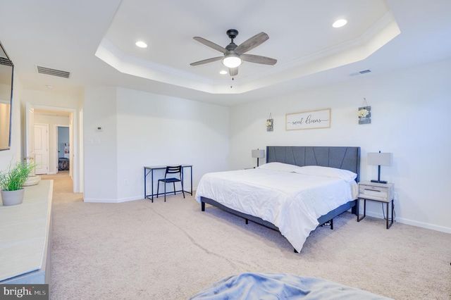 18 TROUT RIVER TER, Falling Waters, WV 25419