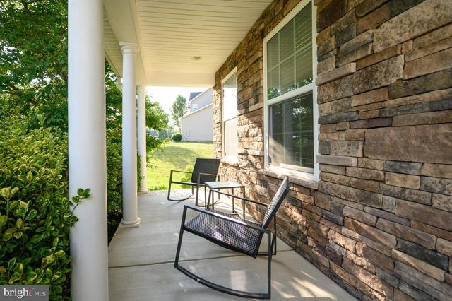 18 TROUT RIVER TER, Falling Waters, WV 25419