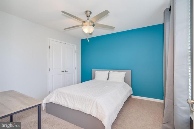 18 TROUT RIVER TER, Falling Waters, WV 25419