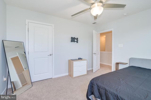 18 TROUT RIVER TER, Falling Waters, WV 25419