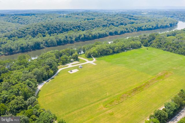 18 TROUT RIVER TER, Falling Waters, WV 25419