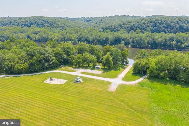18 TROUT RIVER TER, Falling Waters, WV 25419