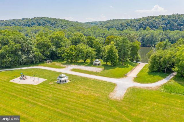 18 TROUT RIVER TER, Falling Waters, WV 25419