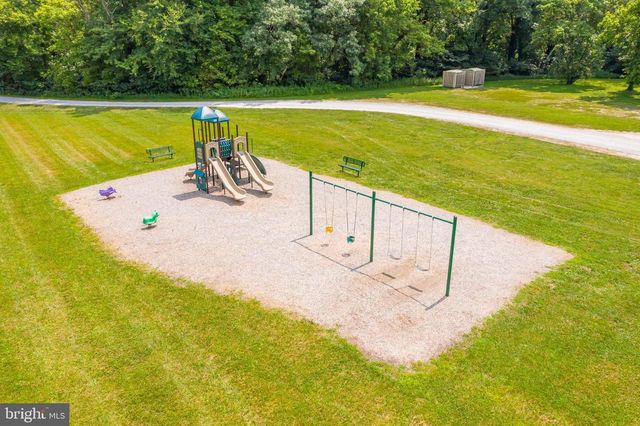 18 TROUT RIVER TER, Falling Waters, WV 25419